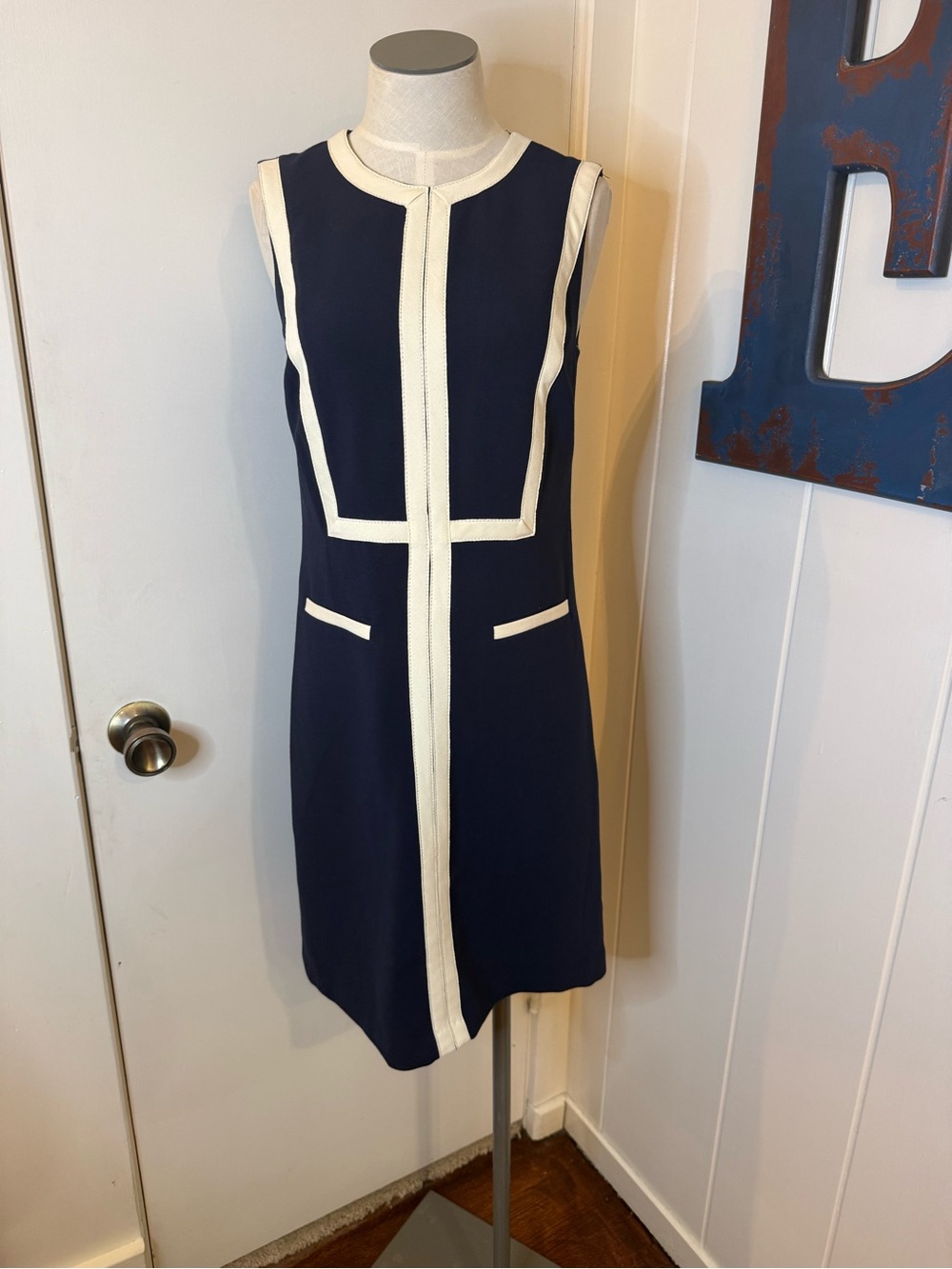 Muse Navy Mini Shift Dress with White Trim Sz 2